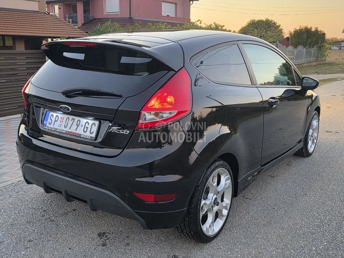 Ford Fiesta 2010 photo 4