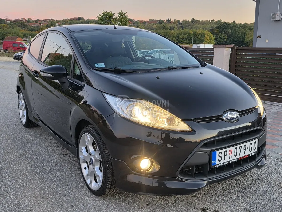 Ford Fiesta 2010 photo 2