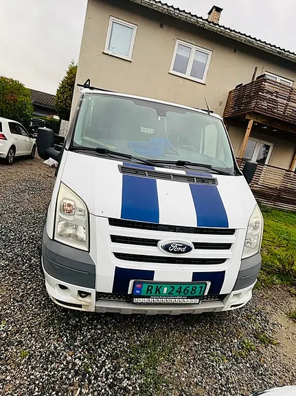 Ford Transit 260S Van 2010 photo 2