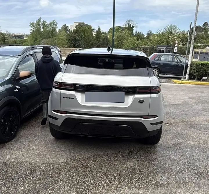Land Rover Range Rover Evoque 2021 photo 2