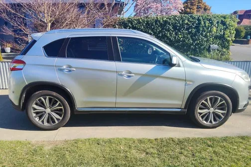 Peugeot 4008