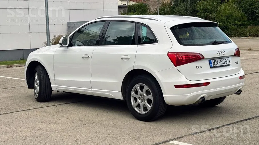 Audi Q5 2010 photo 3