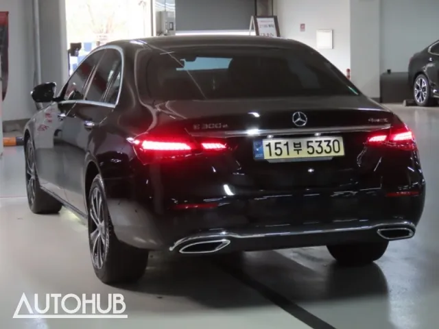 Mercedes-Benz E-Class 2021 photo 4