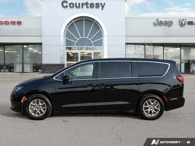 Chrysler Grand Caravan 2025 photo 3