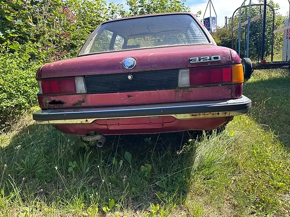 BMW 320 1976 photo 4
