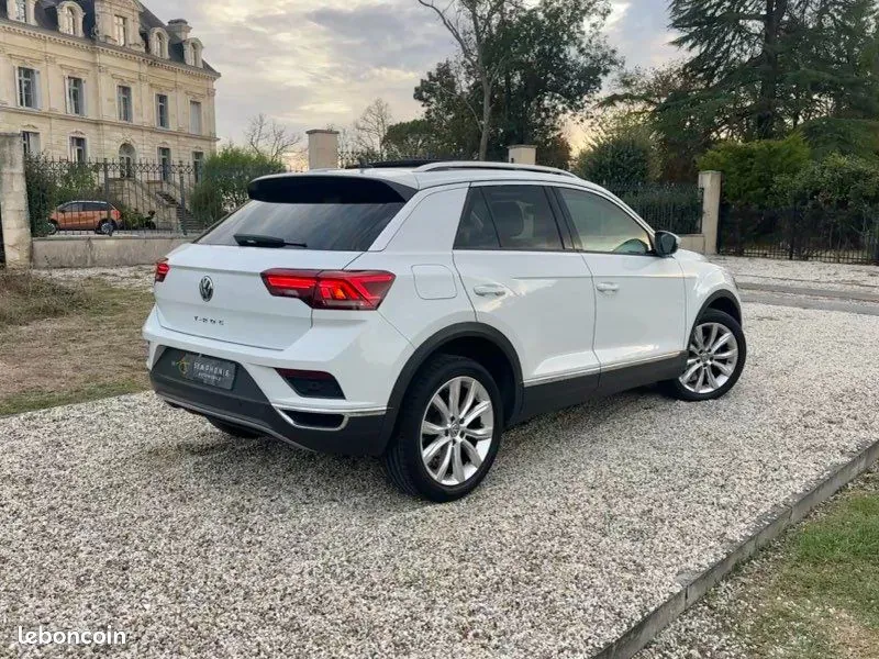 Volkswagen T-Roc 2019 photo 2