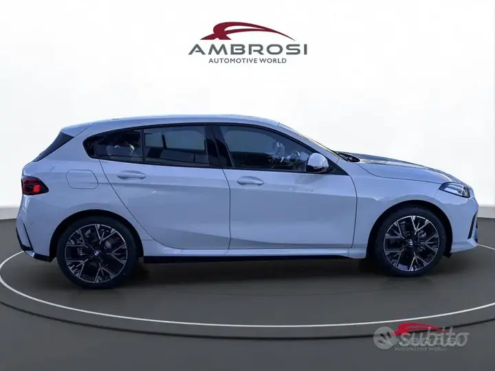 BMW 118 2026 photo 3