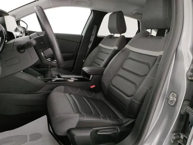 Citroen C4 2023 photo 5
