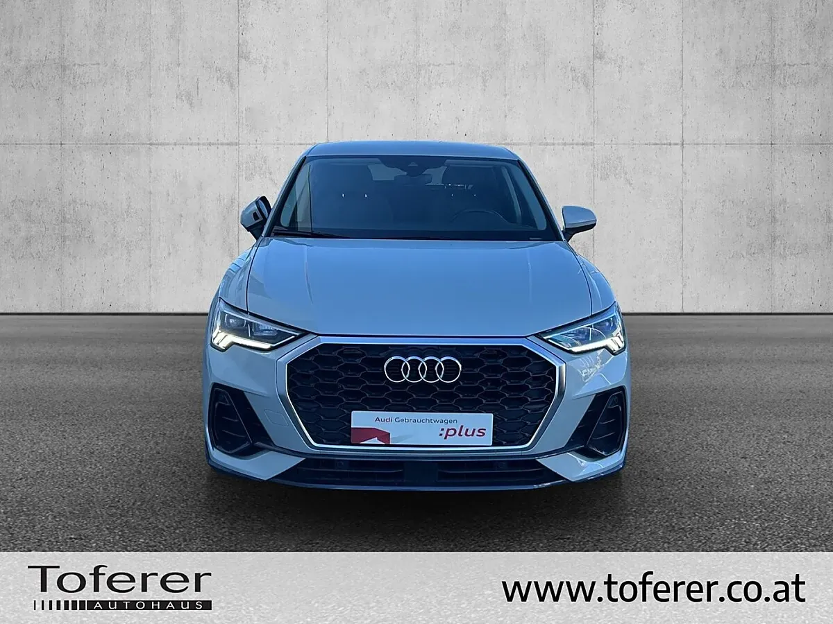 Audi Q3 2019 photo 2