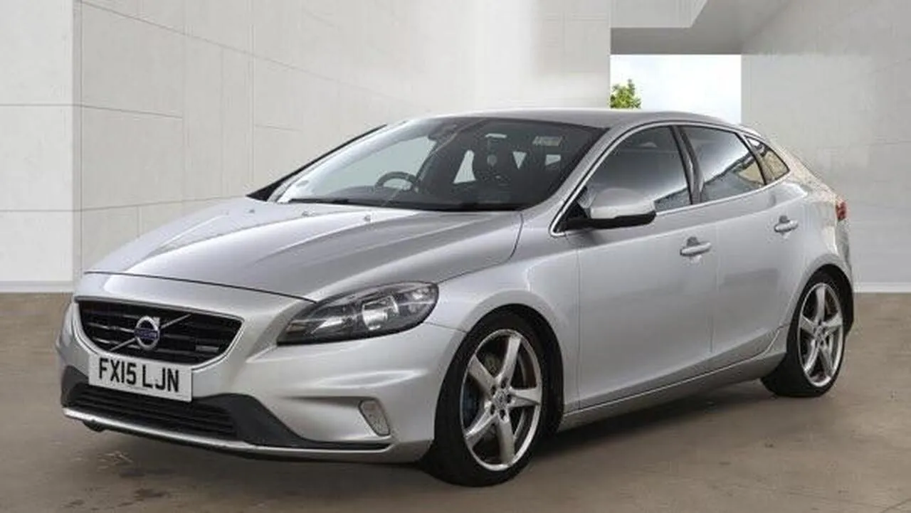 Volvo V40 2015 photo 2