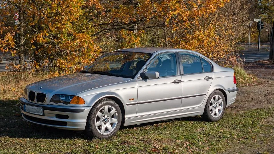 BMW 318I