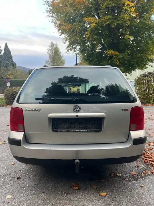 Volkswagen Passat 2000 photo 2