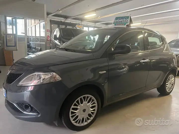 Lancia Ypsilon