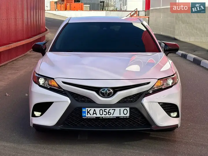 Toyota Camry 2019 photo 2