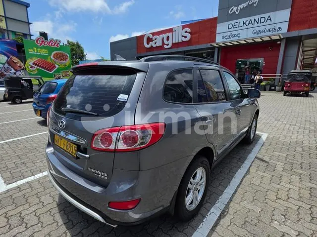 Hyundai Santa Fe 2011 photo 3