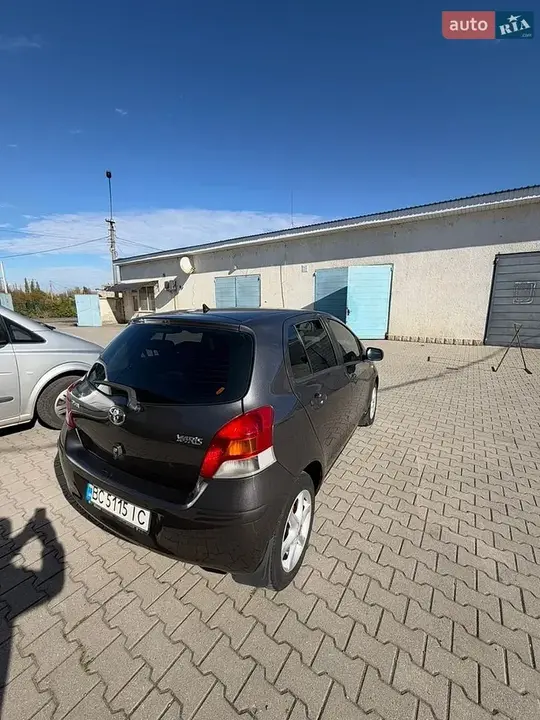 Toyota Yaris 2009 photo 4