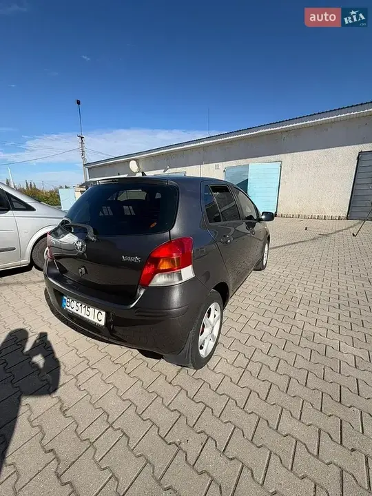 Toyota Yaris 2009 photo 3