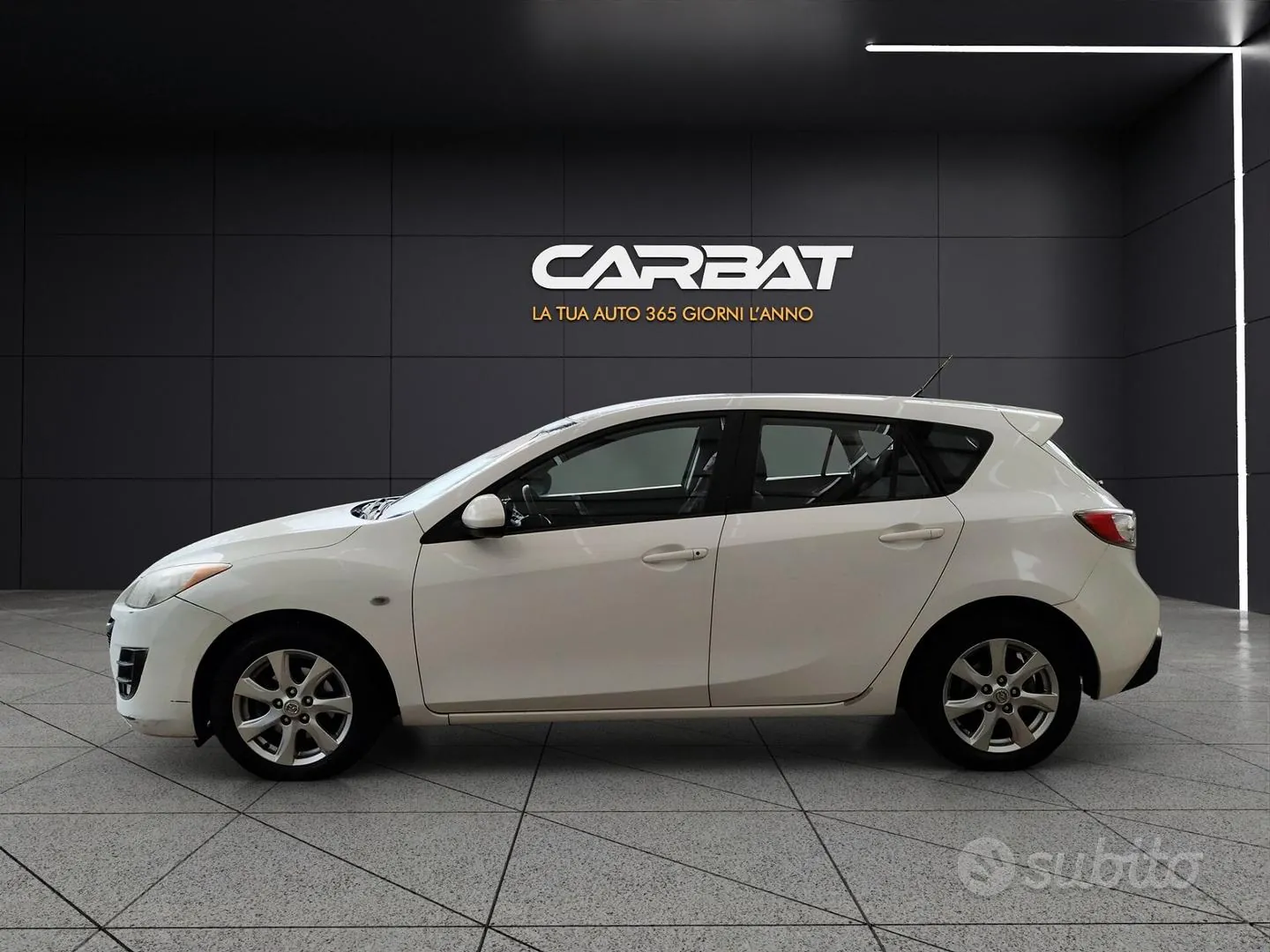 Mazda Mazda3 2011 photo 2