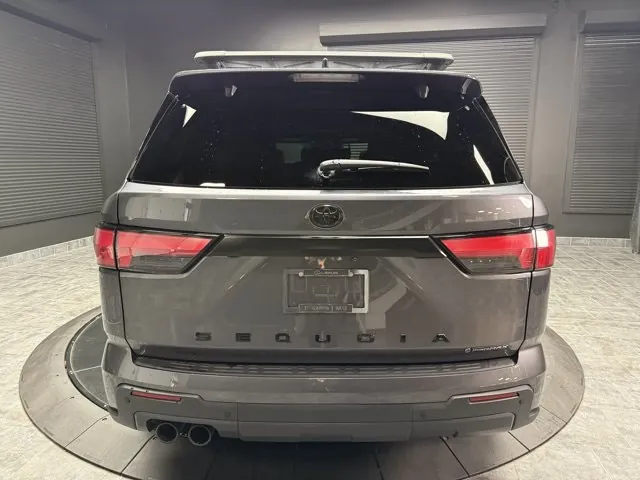 Toyota Sequoia 2025 photo 4