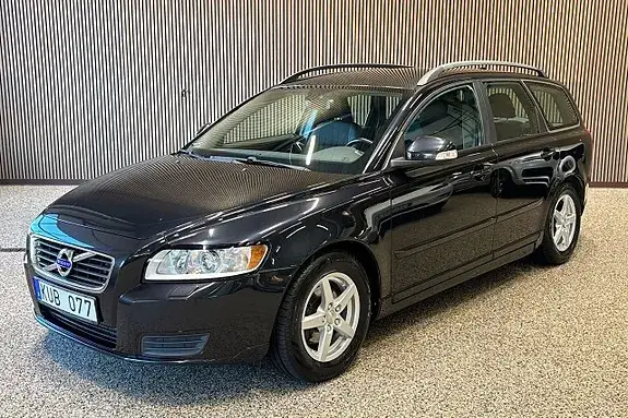 Volvo V50 2011 photo 2