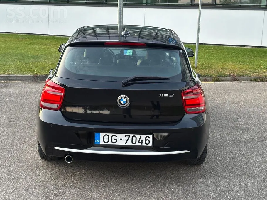 BMW 118D 2011 photo 3