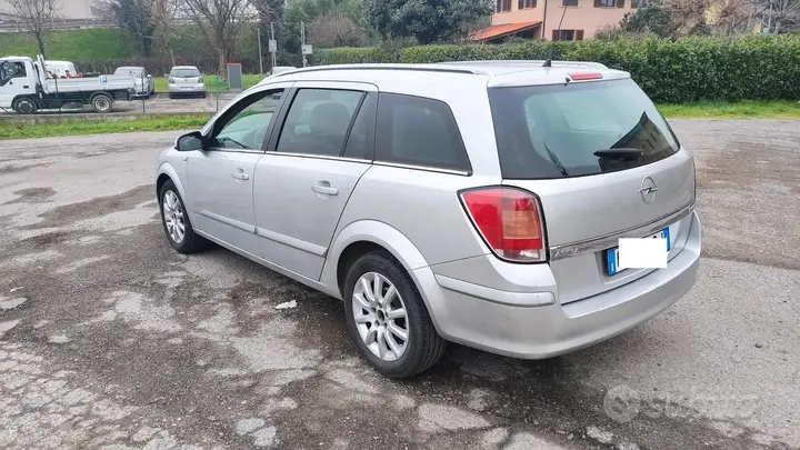 Opel Astra 2005 photo 2