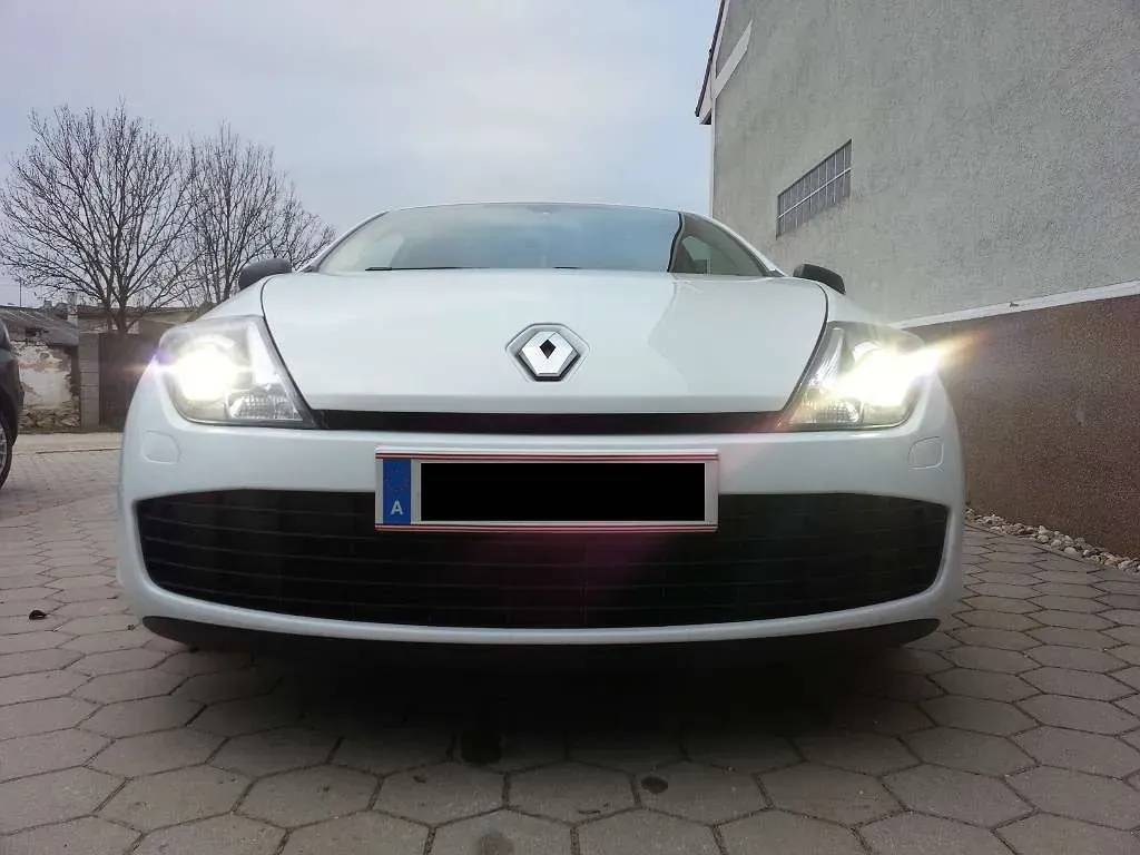 Renault Laguna 2010 photo 3