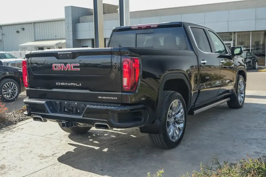 GMC Sierra 1500 2025 photo 2