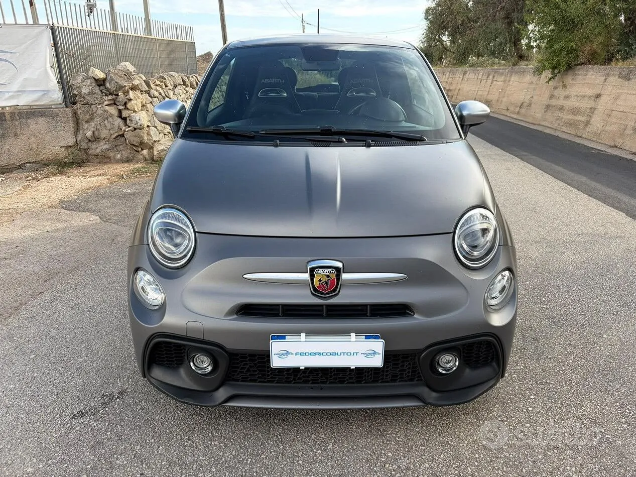 Abarth 595 2018 photo 2