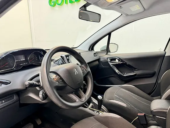 Peugeot 208 2015 photo 5