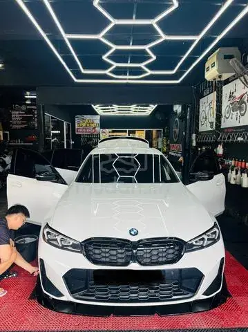 BMW 320I