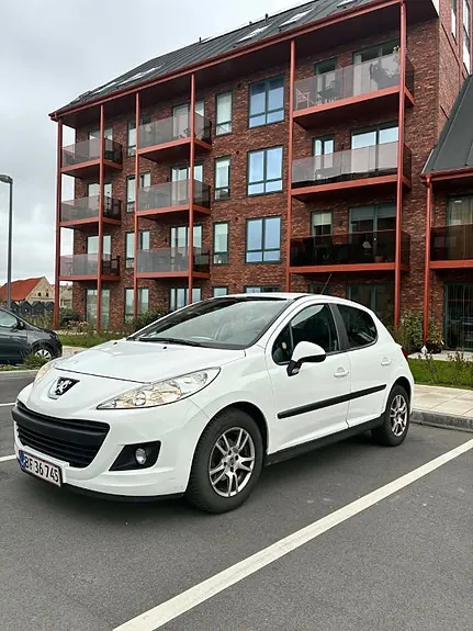 Peugeot 207 2010 photo 3