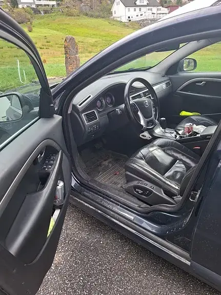 Volvo V70 2010 photo 3
