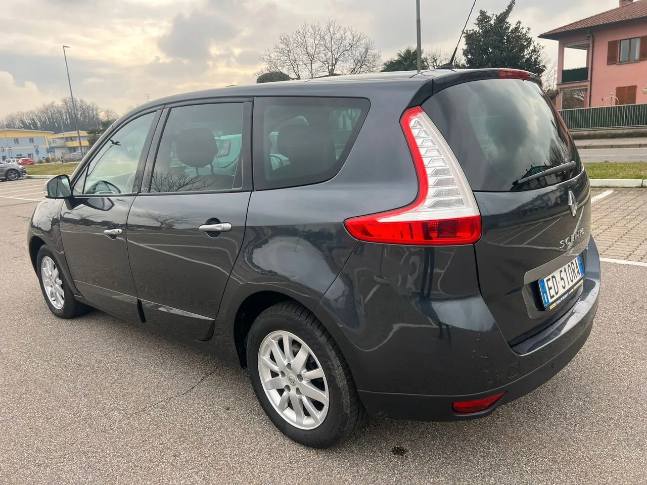 Renault Scenic 2010 photo 4