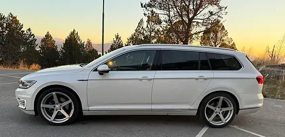 Volkswagen Passat 2017 photo 2