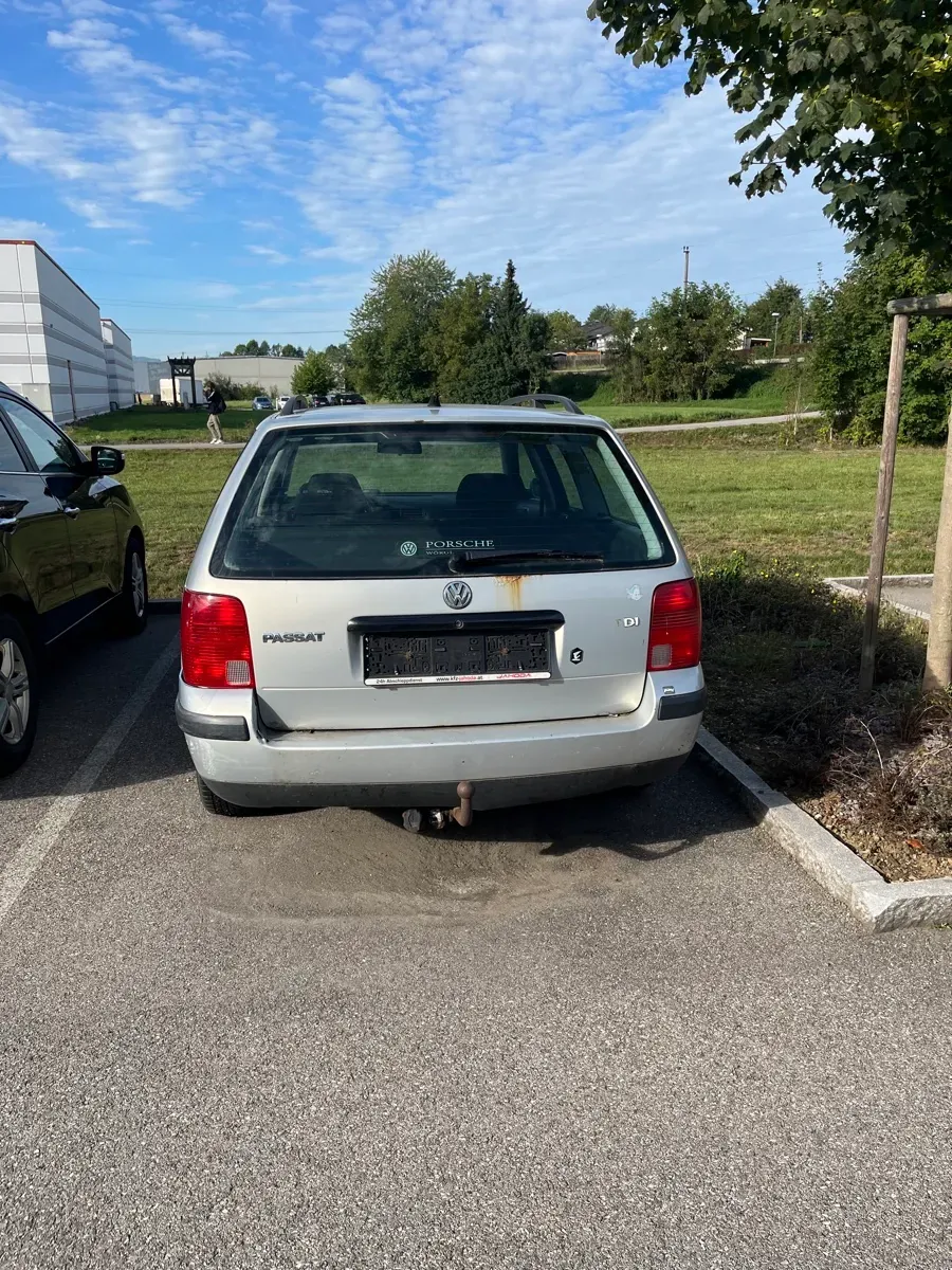 Volkswagen Passat 2000 photo 2