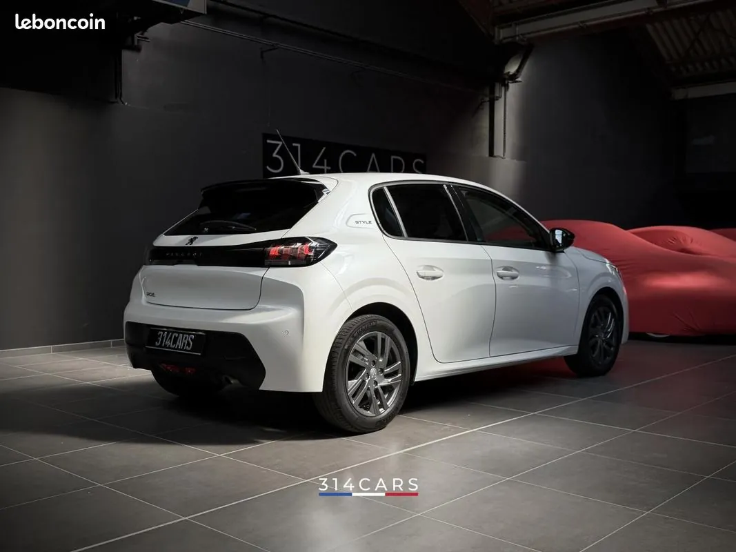 Peugeot 208 2022 photo 2