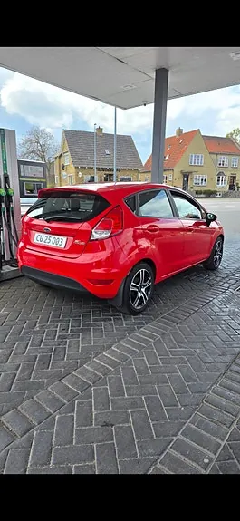 Ford Fiesta 2014 photo 2