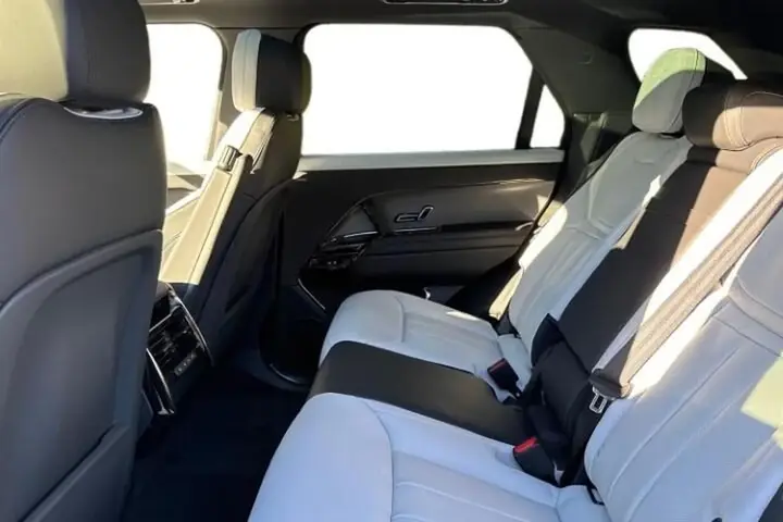 Land Rover Range Rover Sport photo 4