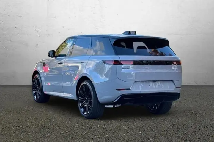 Land Rover Range Rover Sport photo 2