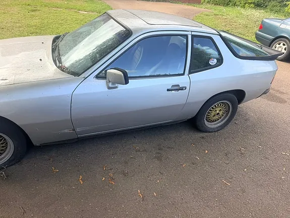 Porsche 924 1979 photo 4