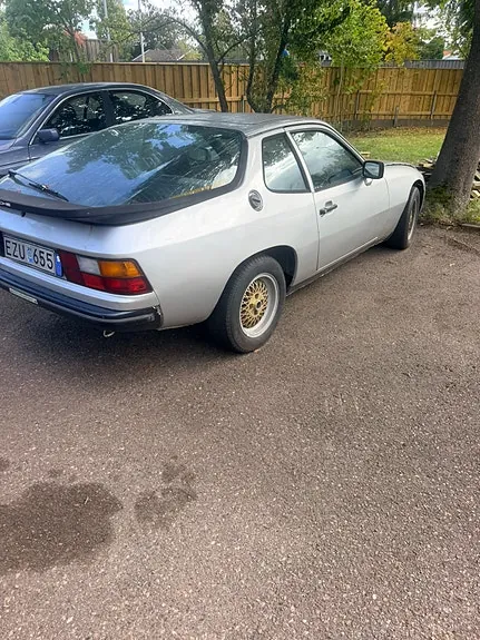 Porsche 924 1979 photo 2