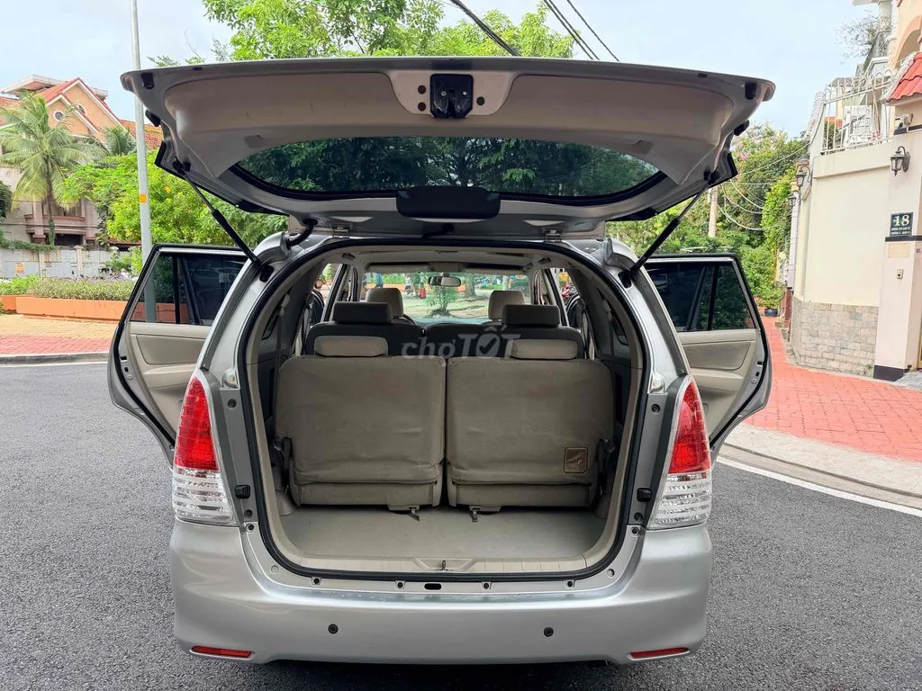 Toyota Innova 2011 photo 5