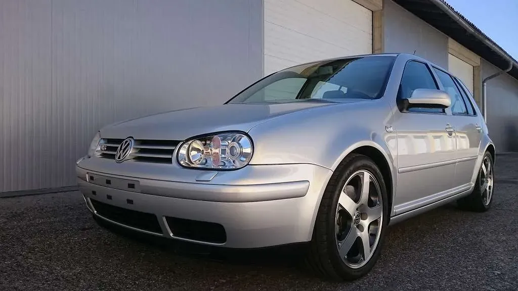 Volkswagen Golf 2002 photo 2