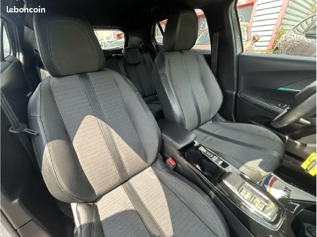 Peugeot 2008 2023 photo 5