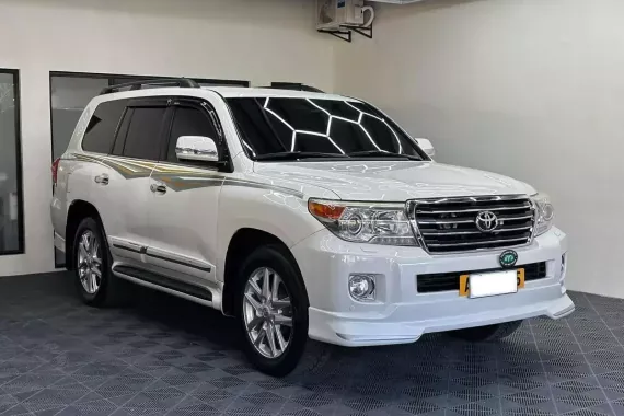 Toyota Land Cruiser Lc200 2015 photo 2