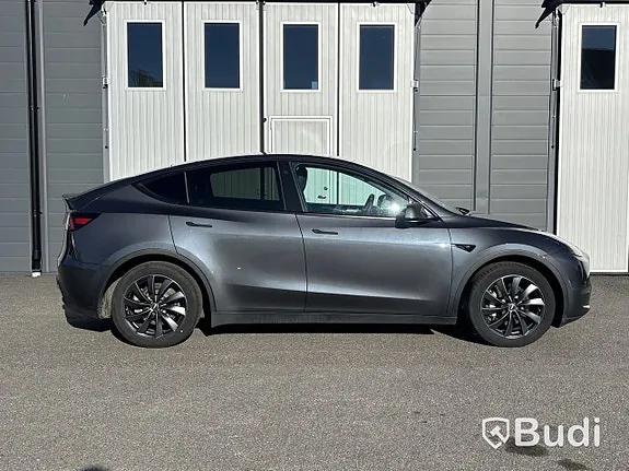 Tesla Model Y 2023 photo 4