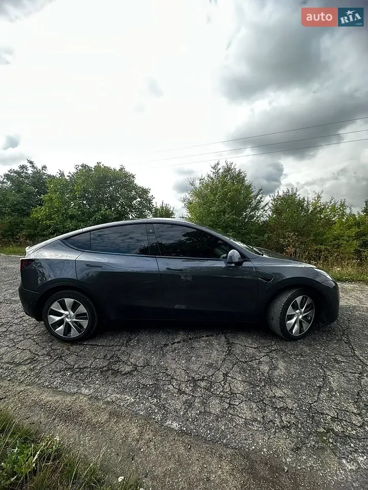Tesla Model Y 2021 photo 2