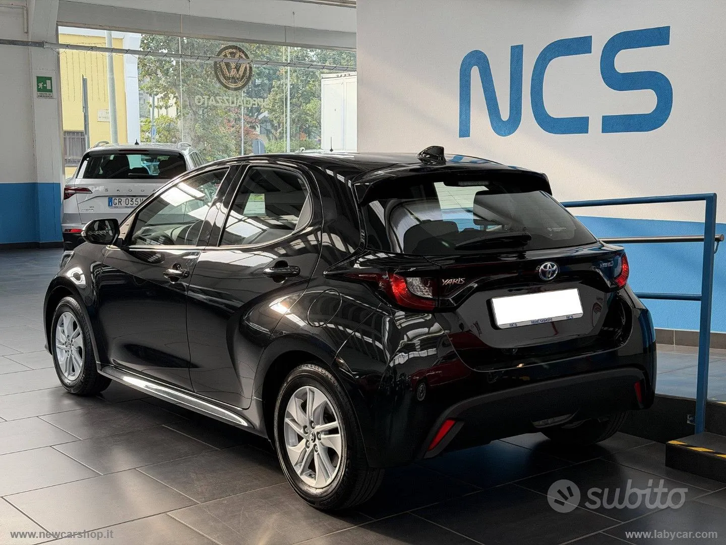 Toyota Yaris 2022 photo 2