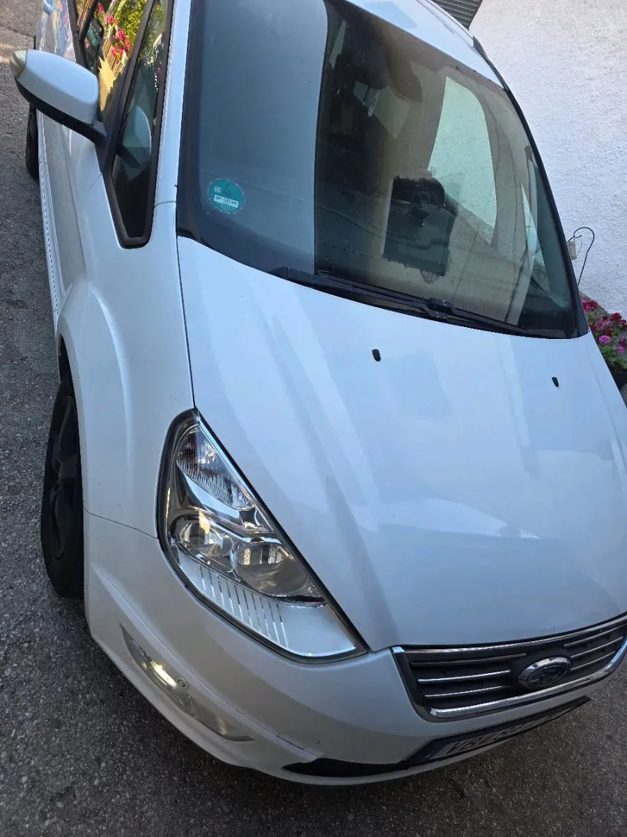 Ford Galaxy 2014 photo 3